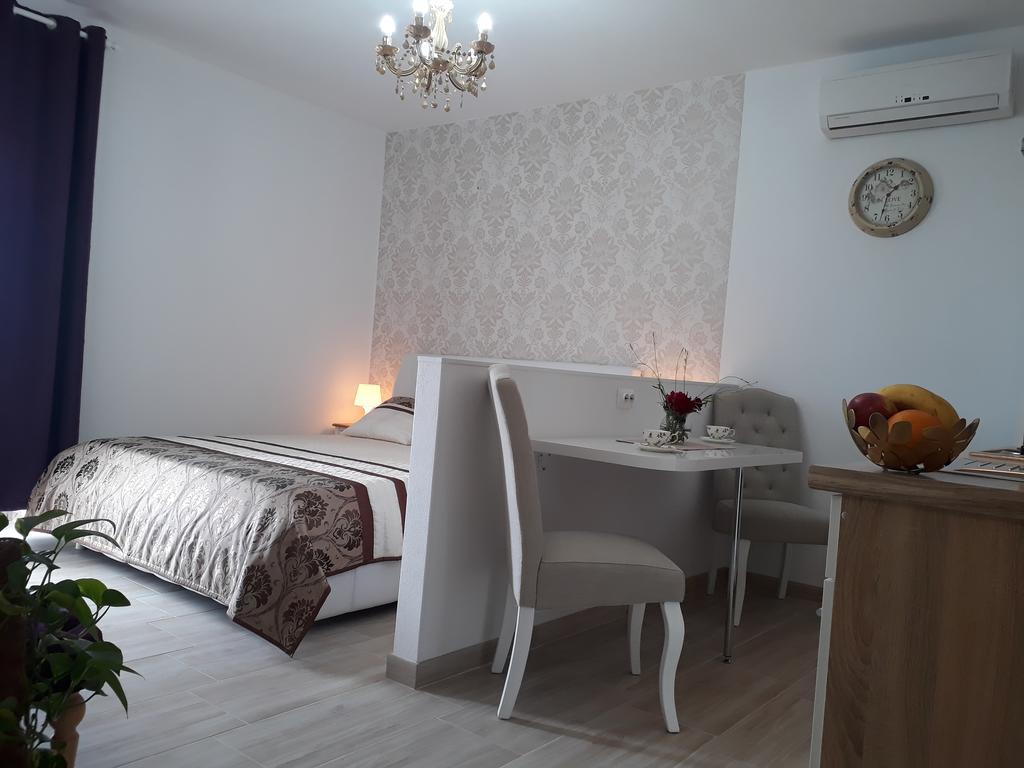 Apartments Jo Сень Экстерьер фото