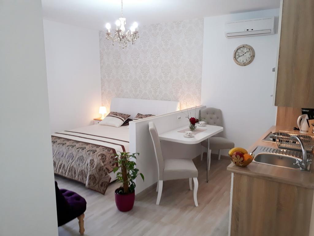 Apartments Jo Сень Экстерьер фото